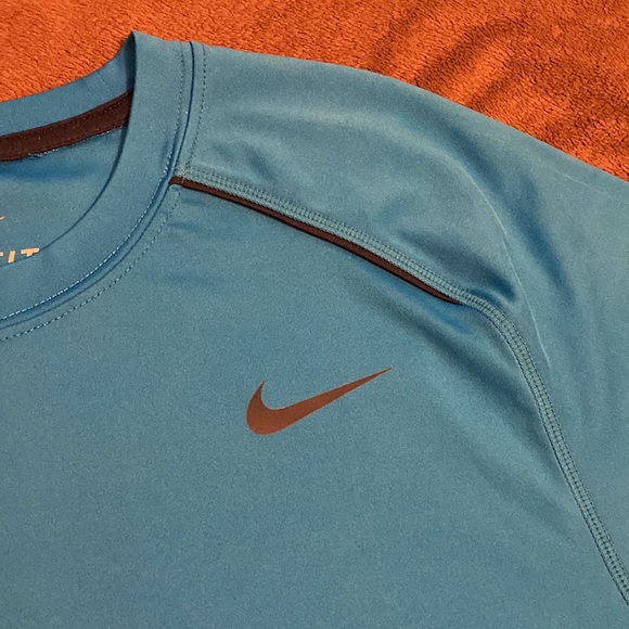 Nike Dri-Fit Shirt - Picture 4 of 7